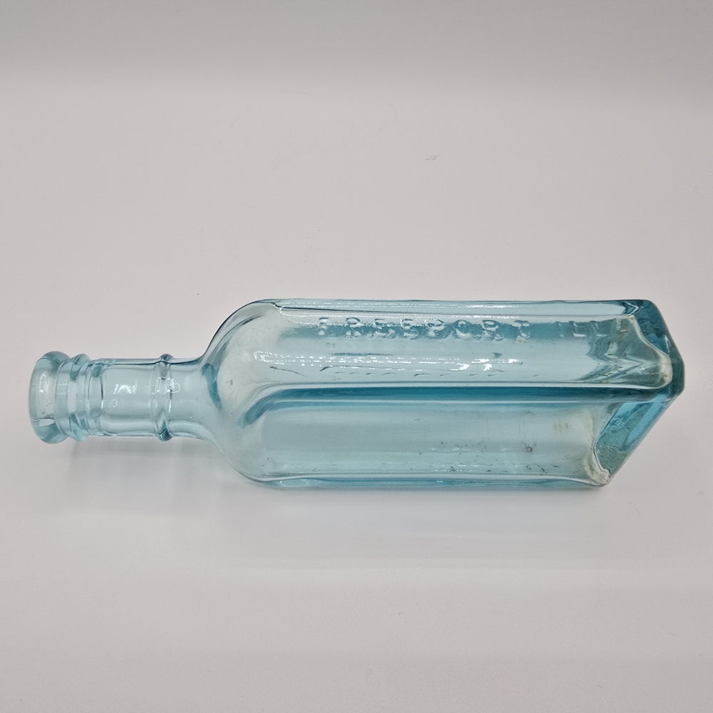 Vintage W.T. Rawleigh Co. Aqua Glass Bottle 6.25” Freeport Ill. Embossed - Picture 3 of 16